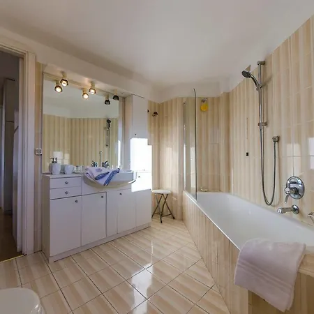 Altido Marvellous Penthouse In Appartement Rapallo