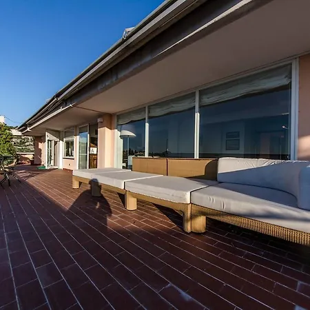 Altido Marvellous Penthouse In Appartement *